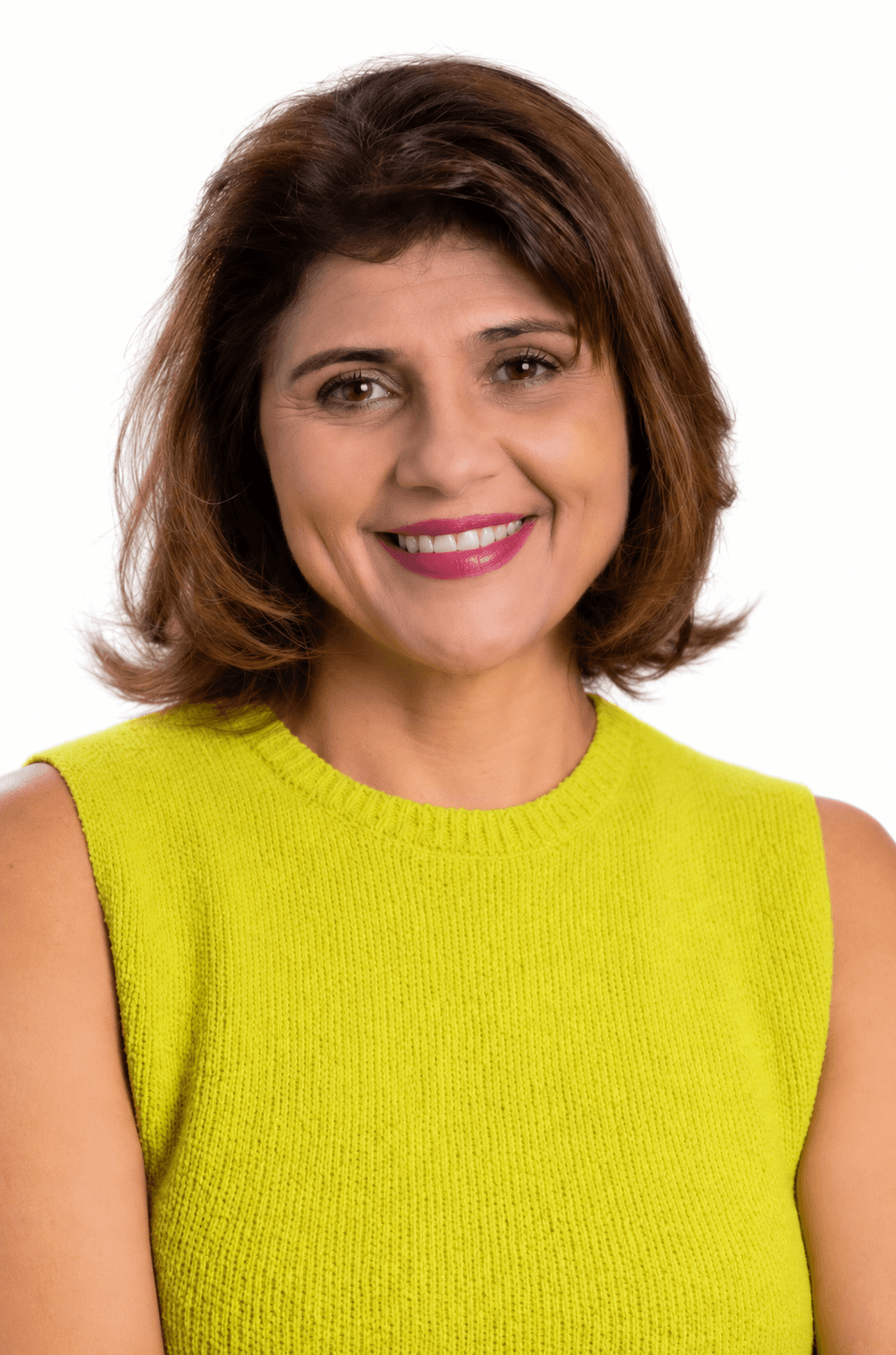 Retrato de Andréa Talamini, sorrindo.